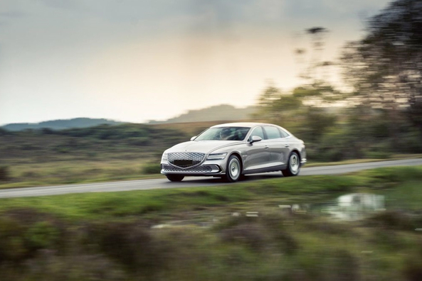 Genesis G80 Electrified : Berline électrique de luxe améliorée
