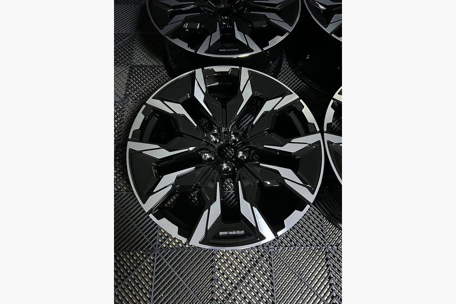 BMW 5/i5 Series G60/G60E/G61 2023- Jantes forgées OEM R21 V3 (Lot de 4) Image