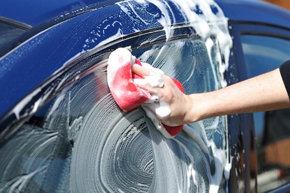 Comment choisir le bon shampoing auto pour un lavage à la main ?