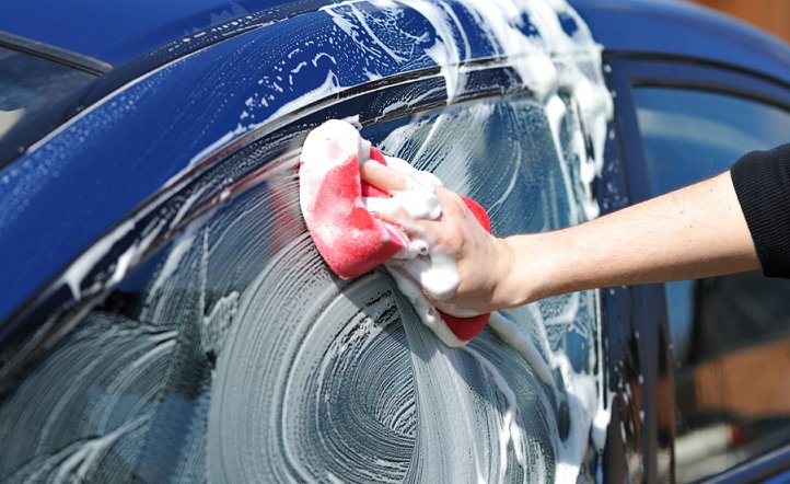 Comment choisir le bon shampoing auto pour un lavage à la main ?