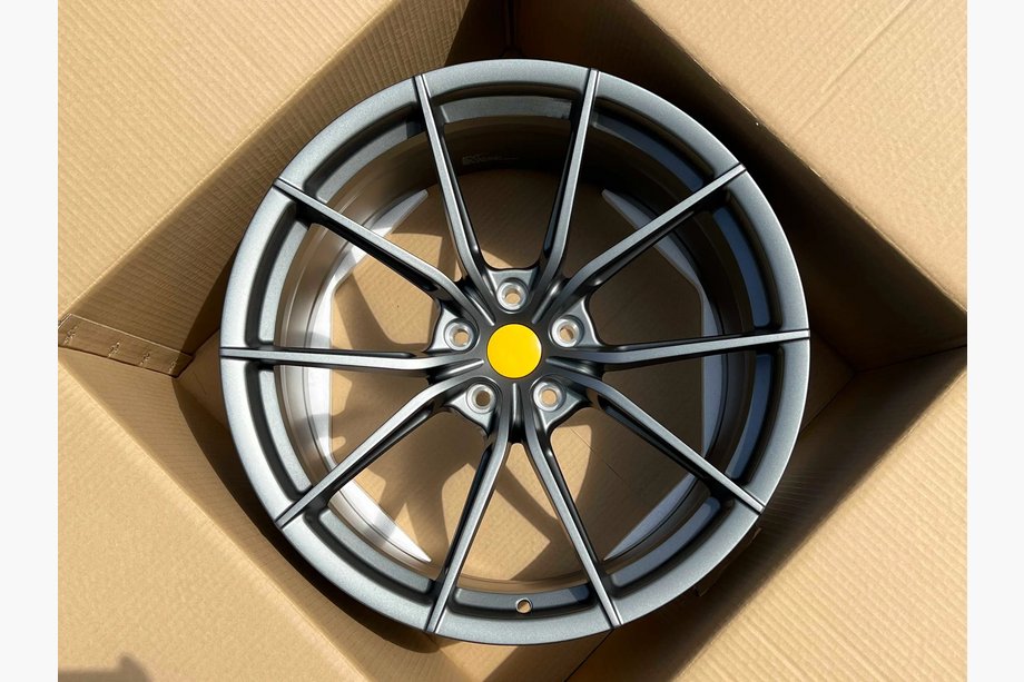 Ferrari 488 GTB 2015-2019 Jantes forgées OEM R20 V1 (lot de 4) Image