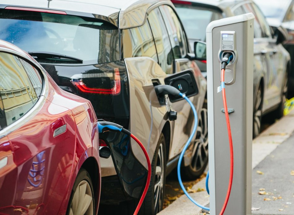 Comment bien utiliser une voiture électrique par temps froid