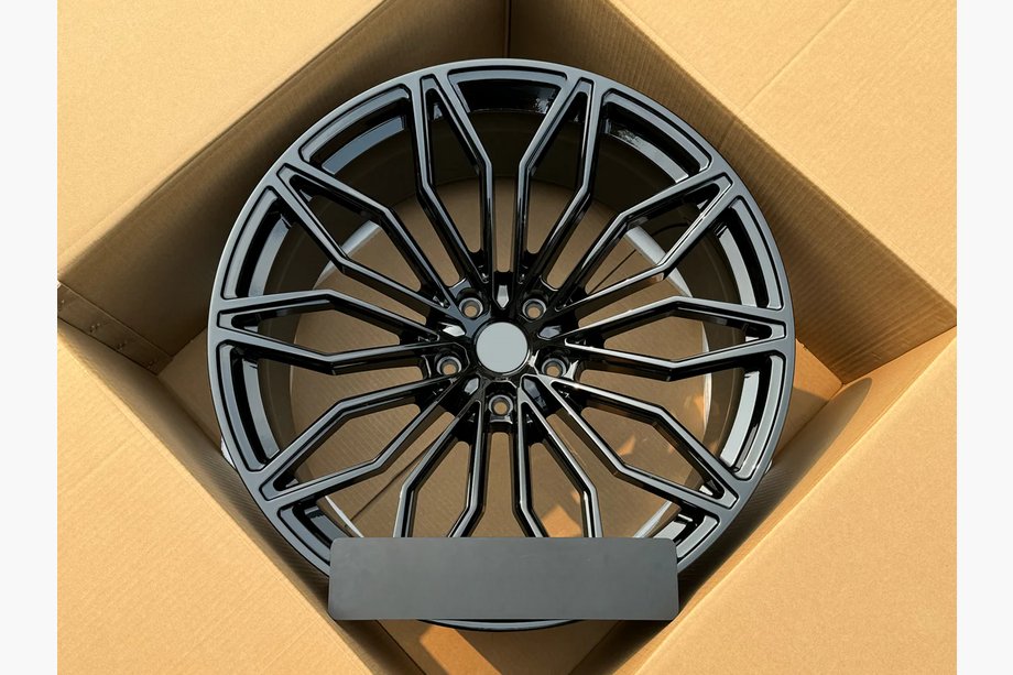 Lamborghini Urus 2018- Jantes forgées OEM R23 V12 (lot de 4) Image