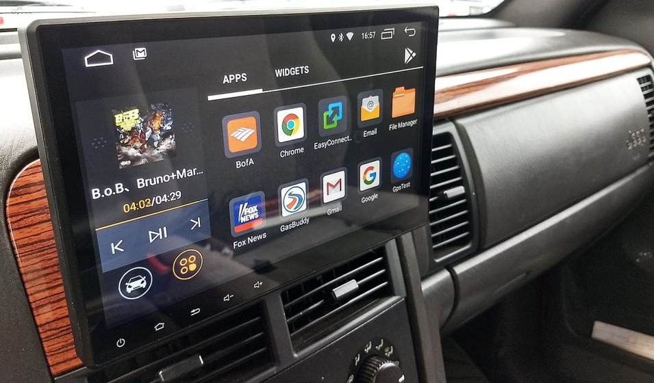 Peut-on installer un centre multimédia dans une voiture ancienne ?