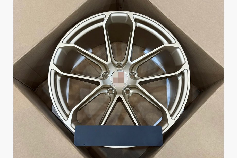 Porsche Cayenne 2018- Jantes forgées OEM R22 V10 (Lot de 4) Image