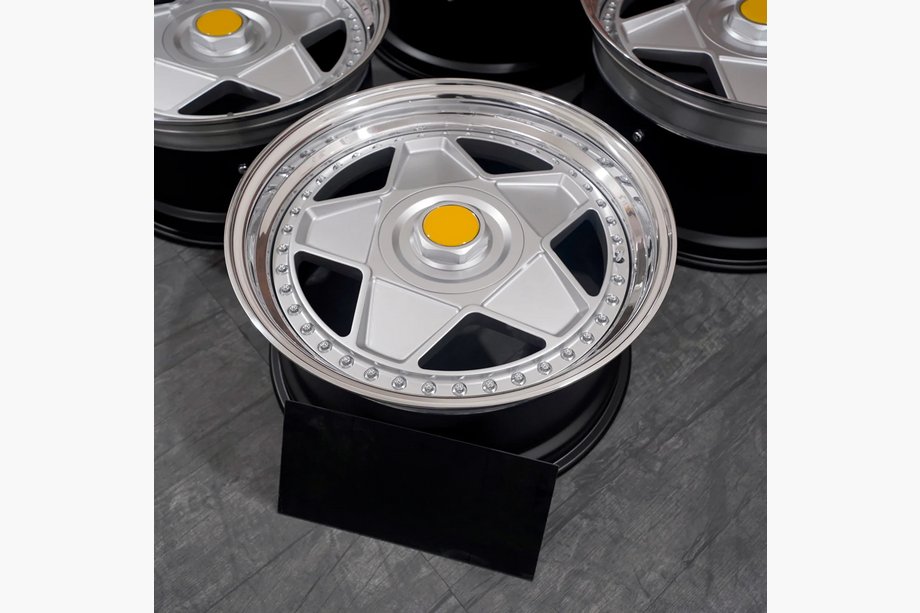 Ferrari F8 Jantes forgées OEM R18 R19 (Lot de 4) Image