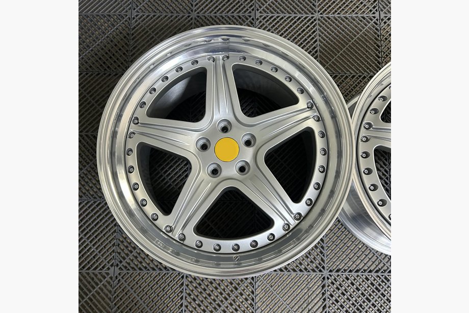 Ferrari 575M Maranello Jantes forgées OEM R20 R21 (lot de 4) Image