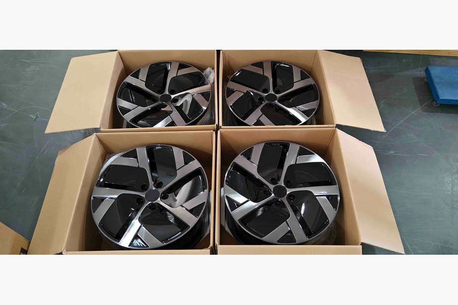 Lucid Air Jantes forgées OEM R19 V1 (Lot de 4) Photo 4