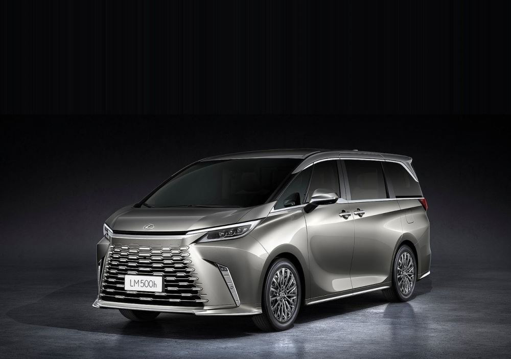 Essai du Lexus LM de deuxième génération : Le summum du confort VIP