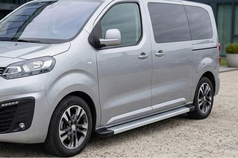 Fiat Scudo 2022- Marchepieds Latéraux Maya V2 (2 pcs, Aluminium) M – Empattement Moyen Image