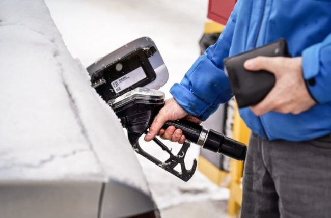 Comment économiser du carburant en hiver : méthodes éprouvées pour réduire les coûts