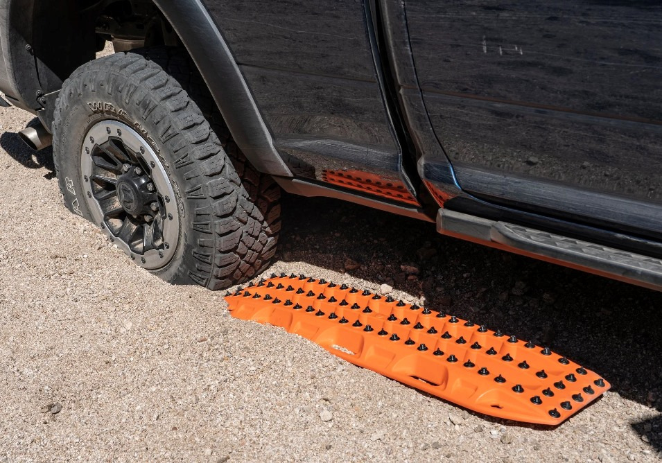 Que sont les sand tracks pour voiture et comment sont-elles utilisées ?