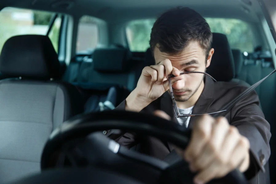 Astuces pour longs trajets : rester alerte au volant