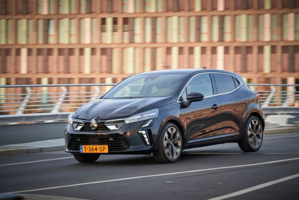 Mitsubishi Colt 2023–2025 : essai complet avec photos et fiches techniques
