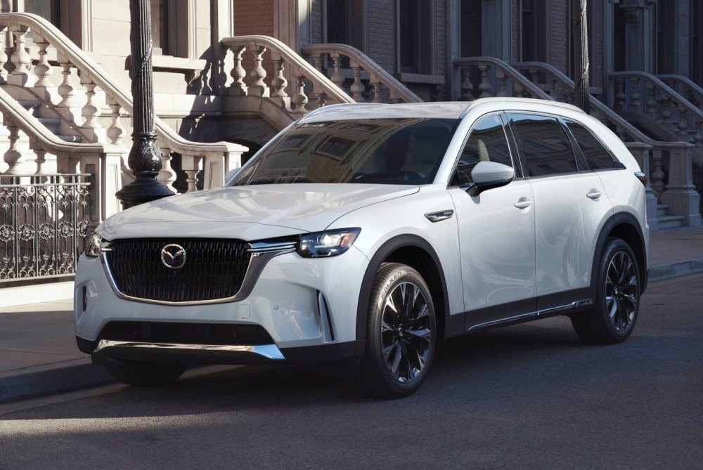 Essai du Mazda CX-90 : le SUV phare à trois rangées