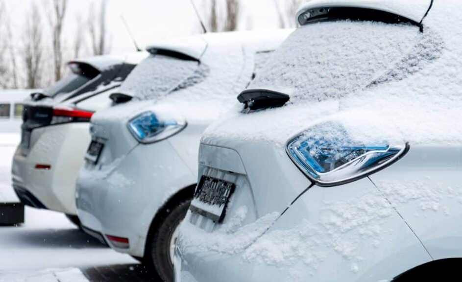Pourquoi l’hiver est risqué pour les voitures électriques : 6 problèmes majeurs et comment les réduire