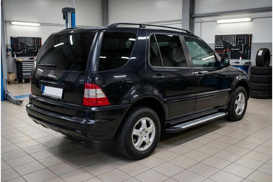 Mercedes ML W163 1997-2005 Marchepieds Latéraux Line (2 pcs, Aluminium) Image