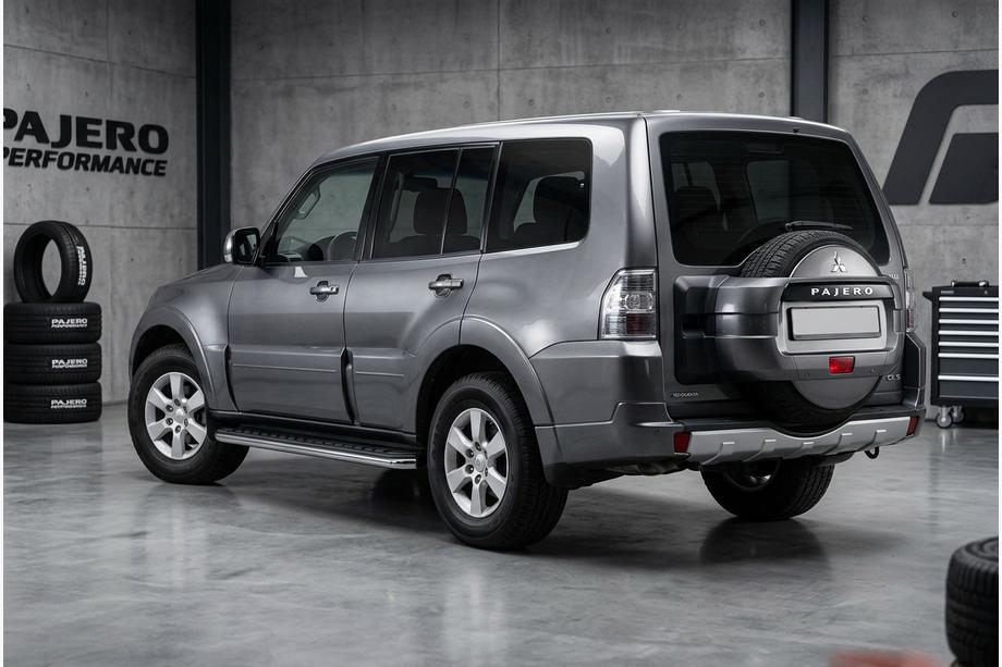 Mitsubishi Pajero Wagon IV 2006-2021 Marchepieds Latéraux Maydos V1 (2 pcs, Aluminium & Inox) Image