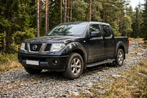 Nissan Navara 2006-2015 Marchepieds Latéraux Maydos V1 (2 pcs, Aluminium & Inox) photo 1