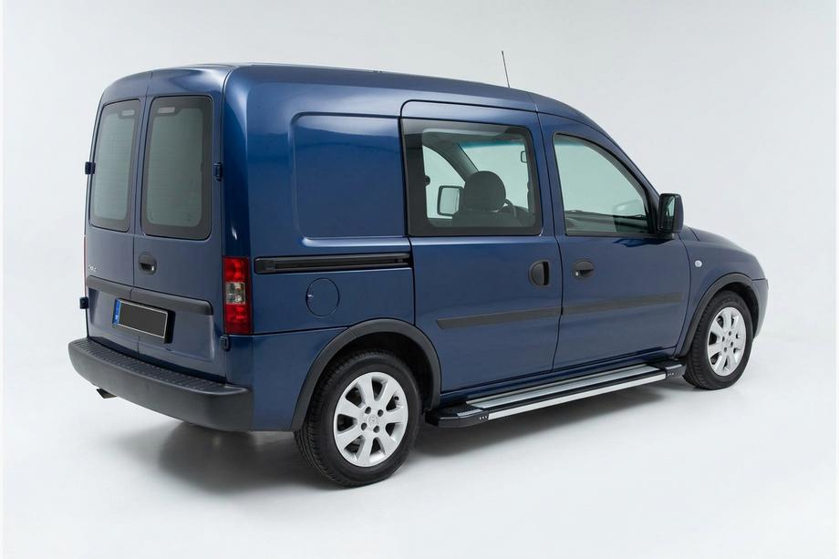 Opel Combo 2002–2012 Marchepieds Latéraux Rainbow (2 pcs, Aluminium) Image