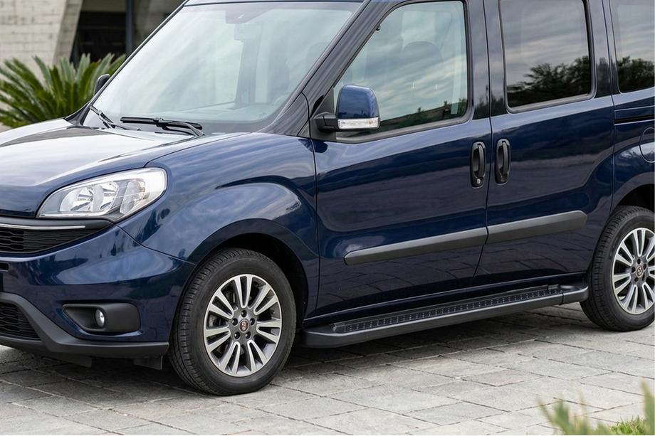 Opel Combo 2012-2018 Marchepieds Latéraux Allmond Black (2 pcs, Aluminium) Image