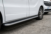 Renault Trafic 2001–2015 Marchepieds Latéraux Tayga Grey (2 pcs, Aluminium) photo 1