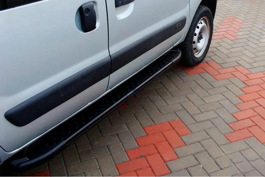 Renault Kangoo 1998-2008 Marchepieds Latéraux Allmond Black (2 pcs, Aluminium) Image