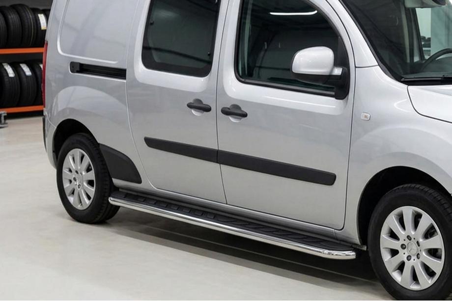 Renault Kangoo 2008–2020 Marchepieds Latéraux Maydos V1 (2 pcs, Aluminium & Inox) Image