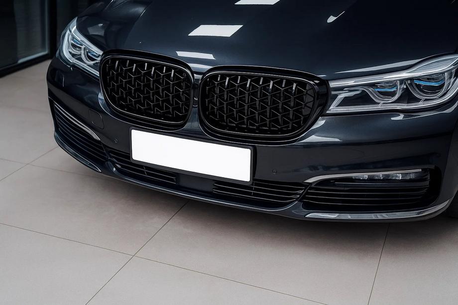 BMW 7 Series G11/G12 2015-2022 Grilles de calandre Diamond Black (2016-2019, Noir Brillant) Photo 1