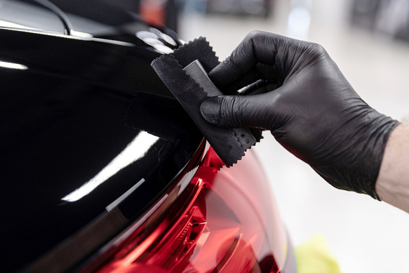 Comment appliquer correctement un revêtement hydrophobe sur la voiture