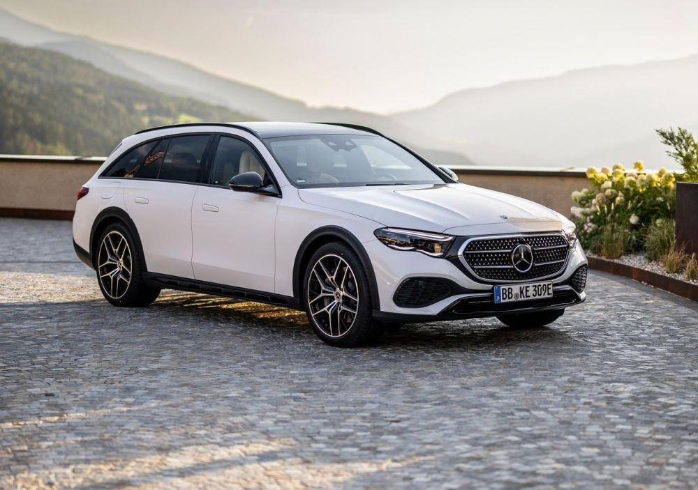 Mercedes-Benz E-Class All-Terrain 2024 (S214) : Break alliant dynamisme et confort