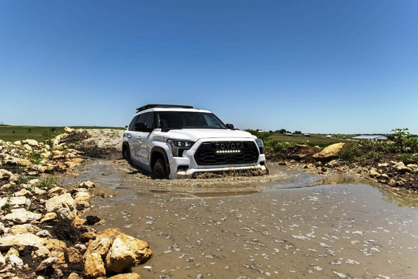 Essai Toyota Sequoia III (XK80) : Fiche technique, Finitions, Photos Photo 1