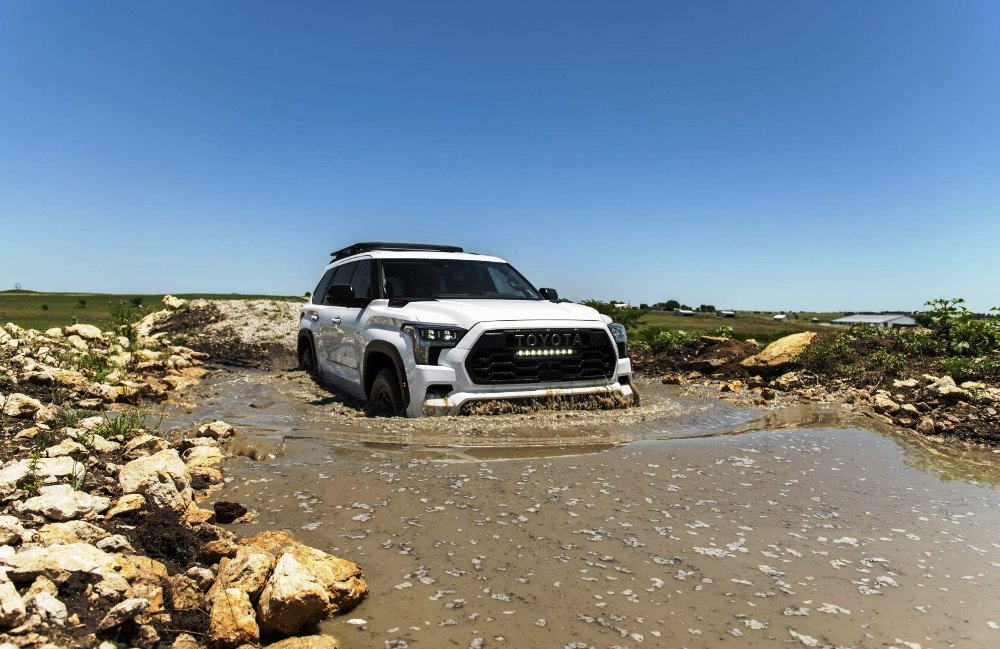 Essai Toyota Sequoia III (XK80) : Fiche technique, finitions, photos