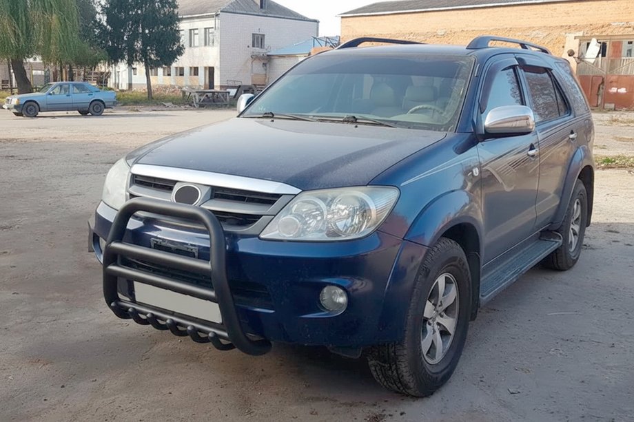 Toyota Fortuner 2006-2015 Pare-buffle F12-11 Noir (Inox) Image