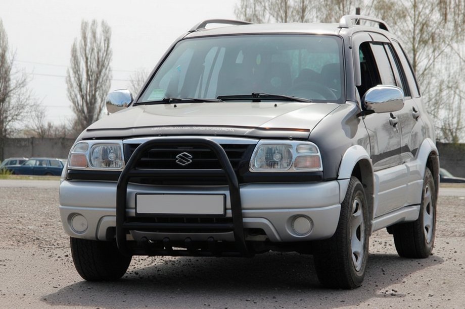 Suzuki Vitara 1998-2006 Pare-buffle QT007 Noir (Inox) Image