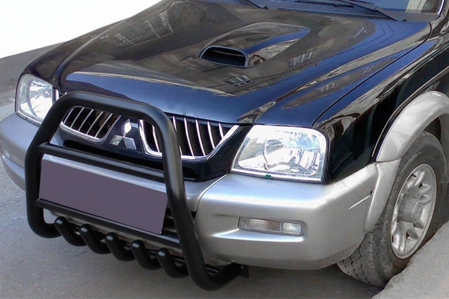 Mitsubishi L200 1996-2006 Pare-buffle QT007 Noir (Inox) Image