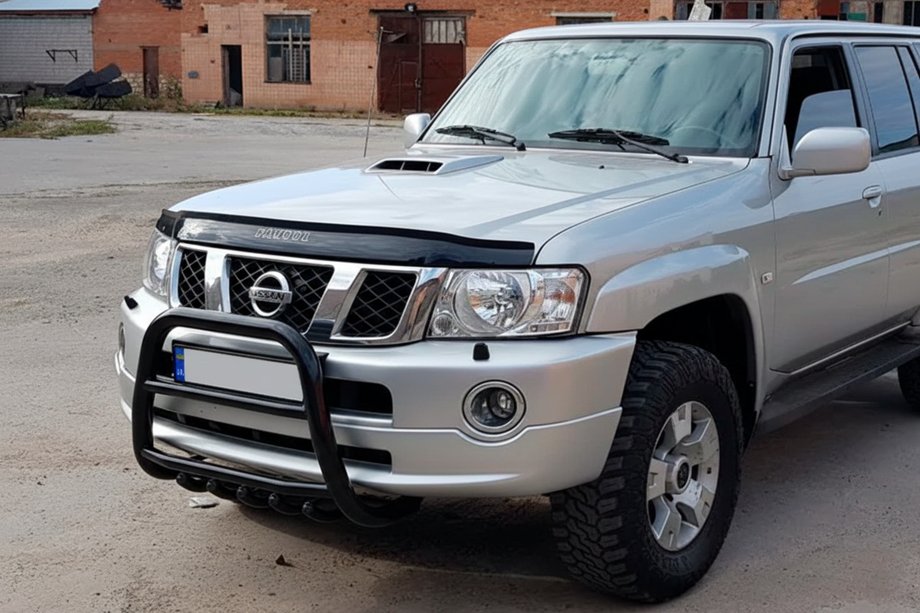 Nissan Patrol Y61 1997-2011 Pare-buffle QT007 Noir (Inox) Photo 2