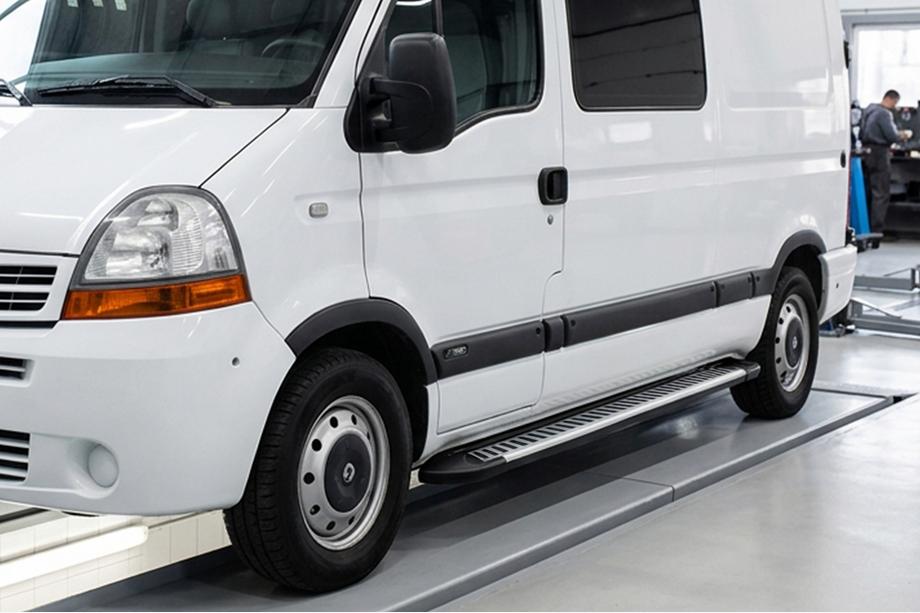 Opel Movano 2004-2010 Marchepieds Latéraux Line (2 pcs, Aluminium) Image