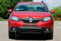 Renault Sandero 2013-2022 Barre Avant WT007 Noire (Inox) photo 1