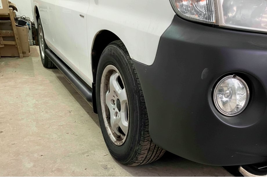 Hyundai H200, H1, Starex 1998-2007 Barres Latérales BB002 Noir (2 pcs, Inox) Image