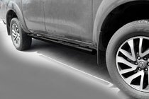 Nissan Navara/NP300 2016- Barres Latérales Black (2 pcs, inox) photo 1