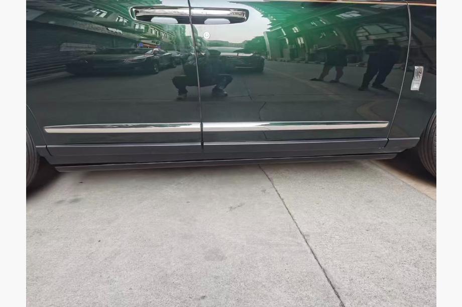 Rolls-Royce Cullinan 2018- Marchepieds Latéraux OEM (2 pcs) Image