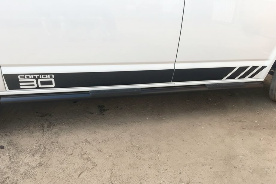 Volkswagen T5 Transporter 2003-2010 Barres Latérales Black (2 pcs, inox) 70mm, Empattement Long Photo 11