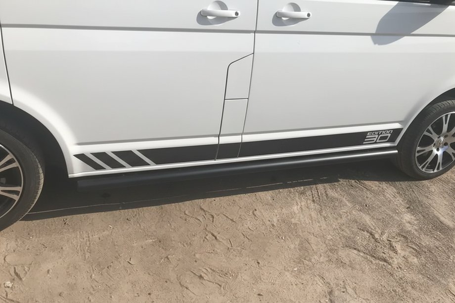 Volkswagen T6 2015-2024 Barres Latérales Black (2 pcs, inox) 60mm, Empattement Long Photo 9