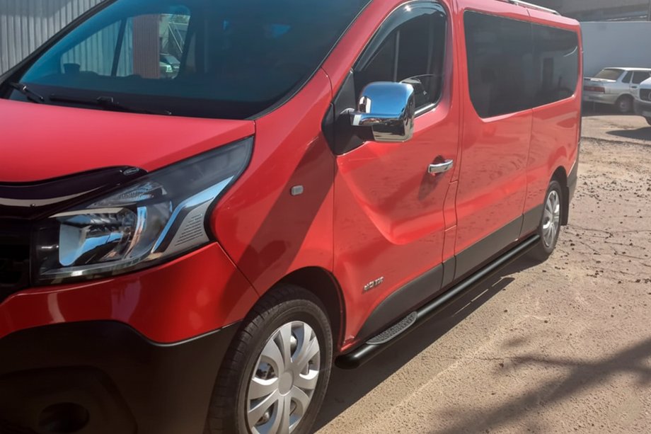 Renault Trafic 2001–2015 Barres Latérales BB002 Noir (2 pcs, Inox) 60 mm, empattement long Photo 4