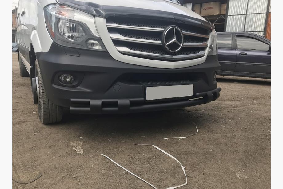 Mercedes Sprinter W906 2006–2018 Barre de Protection Avant Inférieure Shark Black (Inox) Image