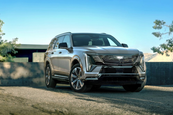 Aperçu du Cadillac Escalade IQL 2026 : SUV électrique phare allongé de 750 ch Photo 1