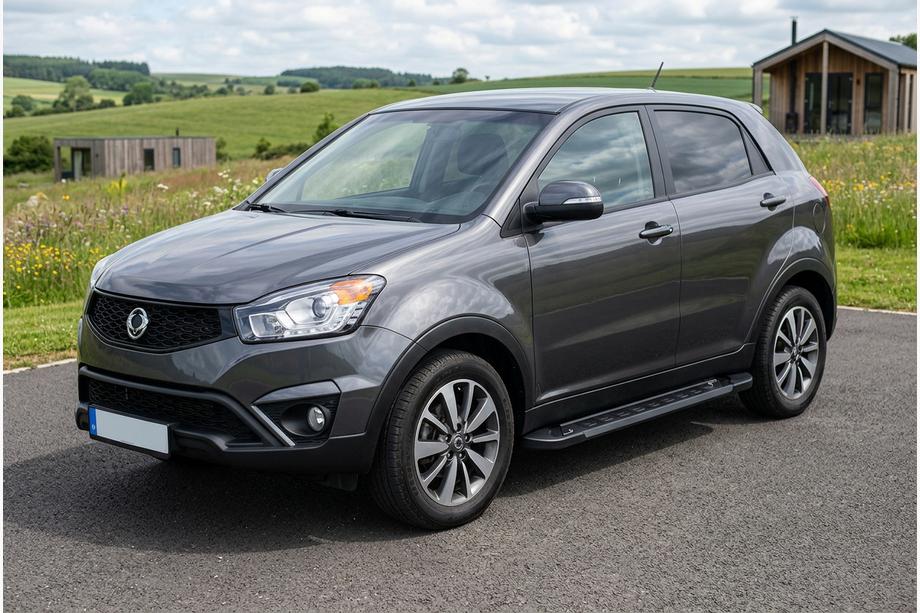 SsangYong Korando 2010-2019 Marchepieds Latéraux RedLine Black (2 pcs, Aluminium) Image