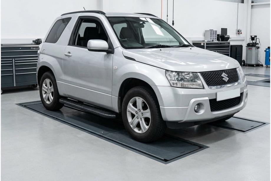 Suzuki Grand Vitara 2005-2017 Marchepieds Latéraux Bosphorus Black (2 pcs, Aluminium) Image