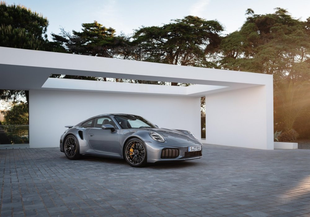 Essai du Porsche 911 Turbo S T-Hybrid : Le 911 de série le plus puissant